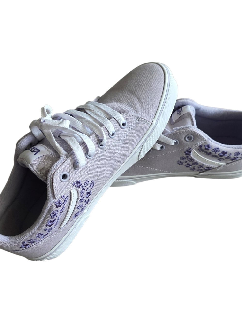 Vans Seldan Low Top Embroidered Flowers Purple Shoes Size 10. Tie NWOB